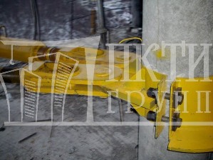 Крепление к круглой колонне на строительстве